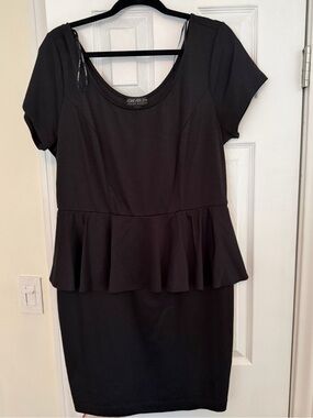 Forever 21 Black Short-Sleeve Peplum Dress